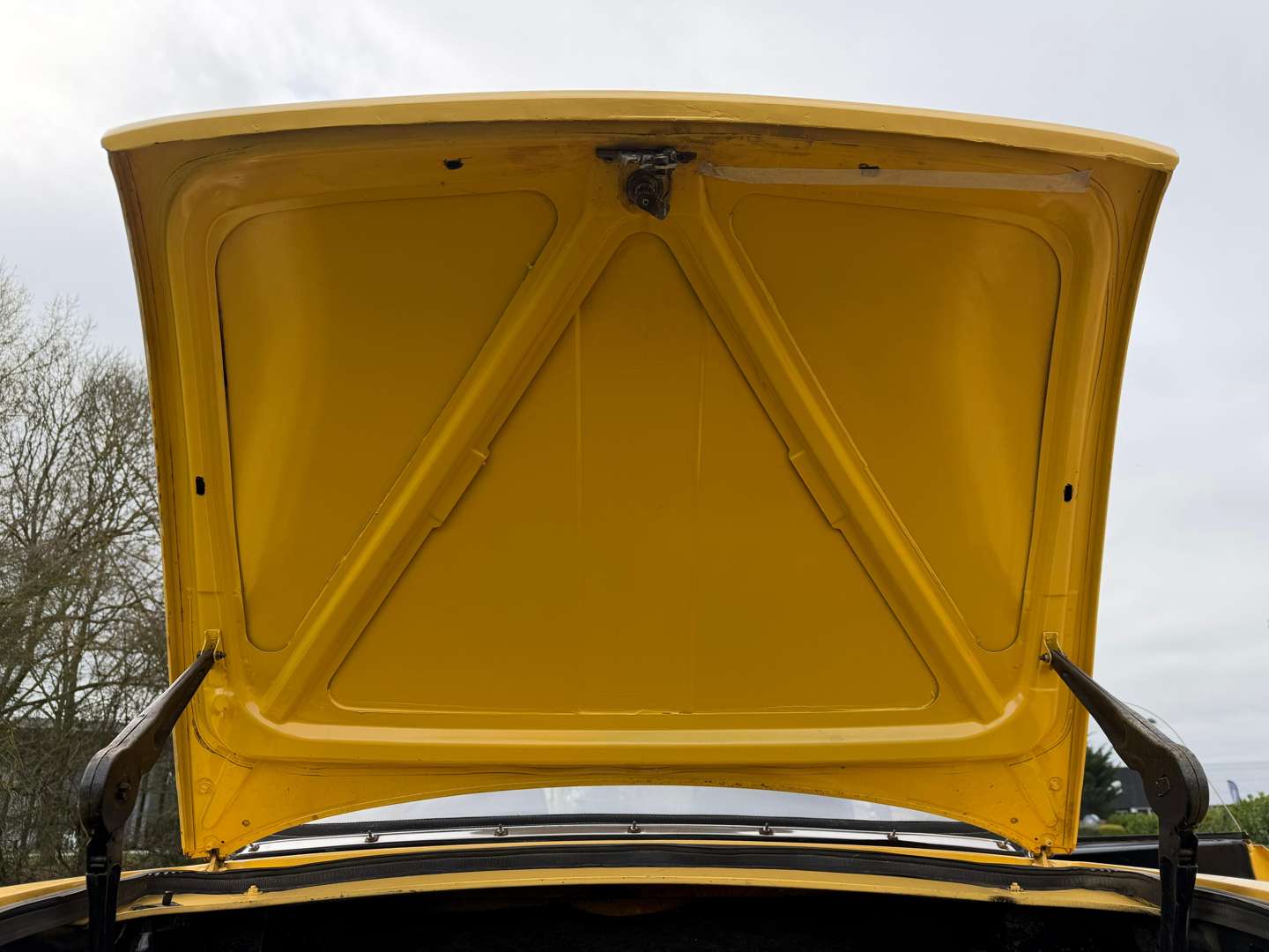 <p>1973 PEUGEOT 304 CONVERTIBLE</p>