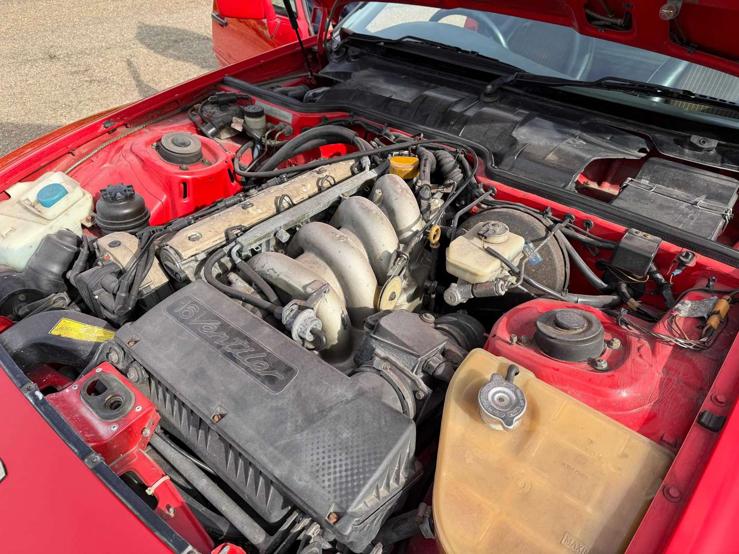 <p>1988 PORSCHE 944S</p>