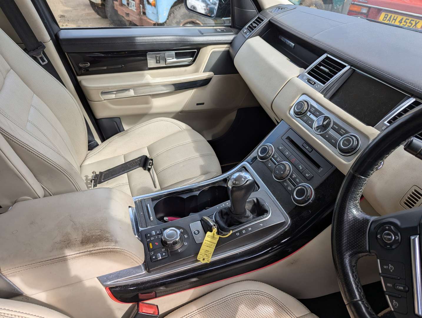 <p>2009 RANGE ROVER SPORT HSE TDV6 AUTO</p>