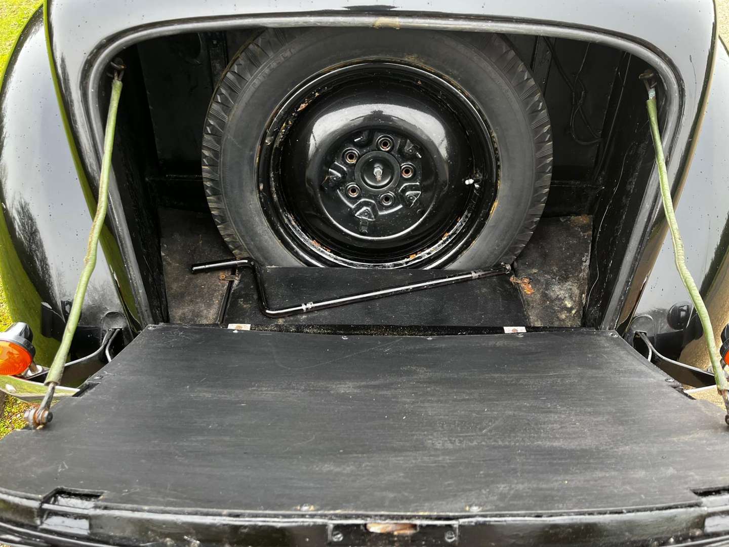 <p>1939 ROVER P2 COUPE</p>