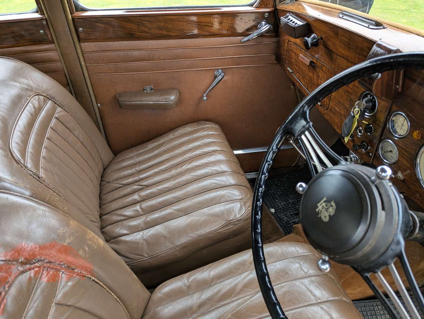 <p>1950 LEA FRANCIS 4-LIGHT SALOON</p>