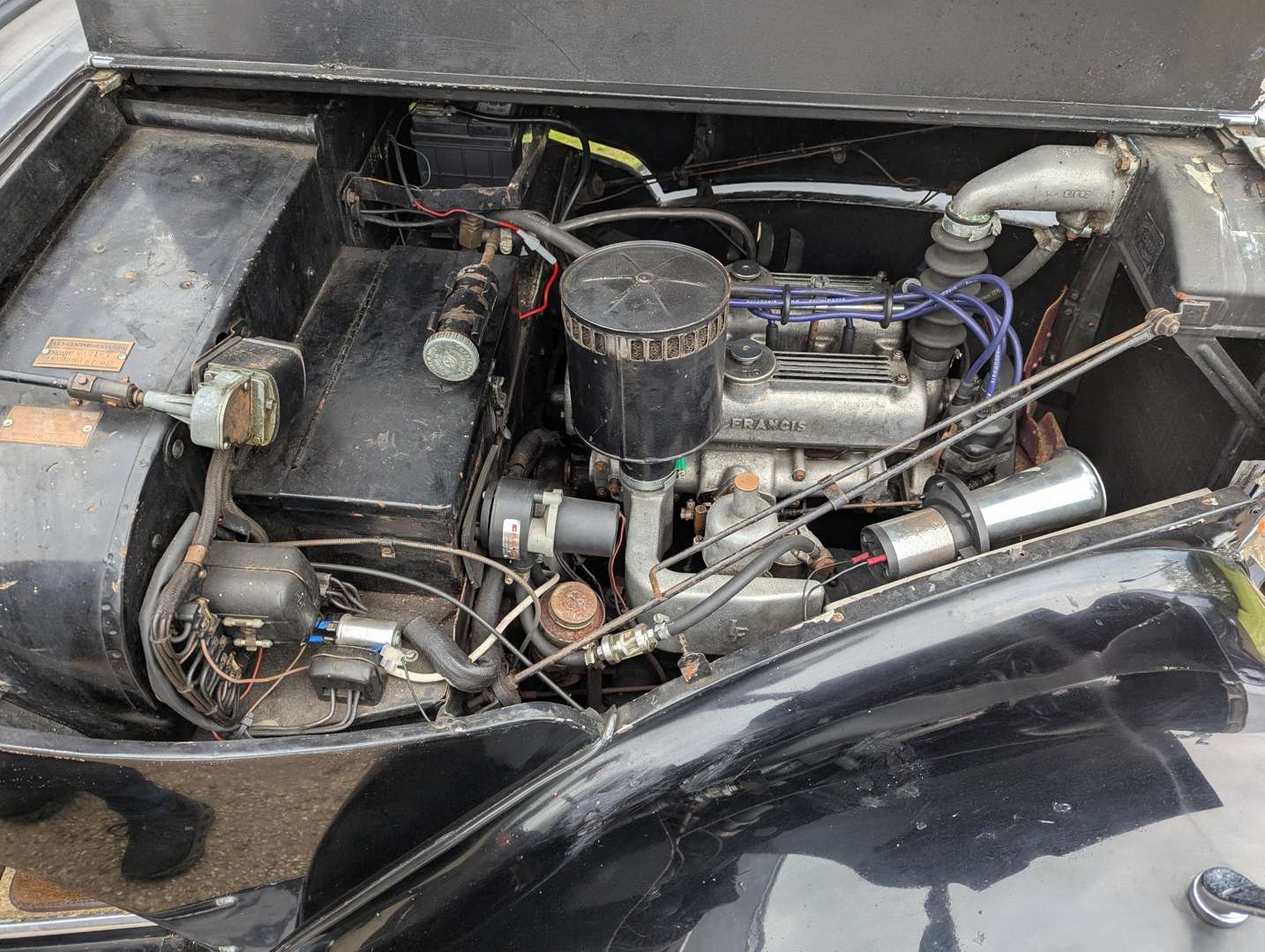 <p>1950 LEA FRANCIS 4-LIGHT SALOON</p>