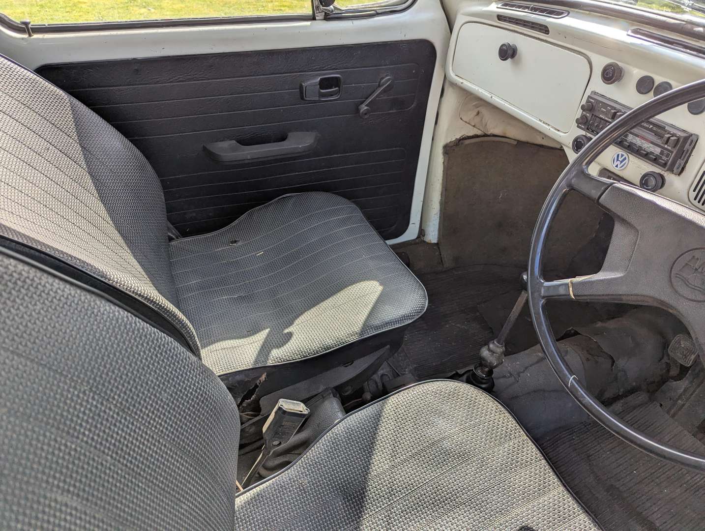 <p>1973 VW BEETLE 1300</p>