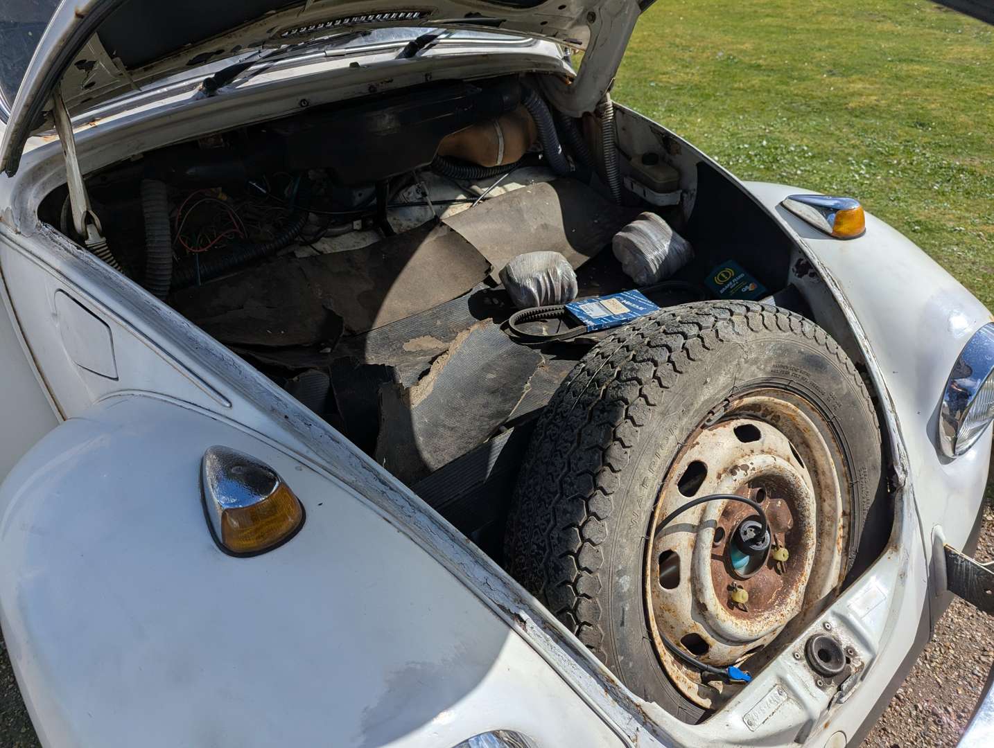 <p>1973 VW BEETLE 1300</p>