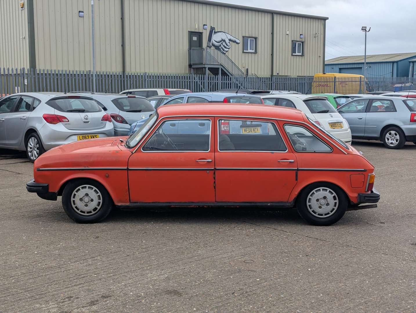 <p>1981 AUSTIN MAXI 2</p>