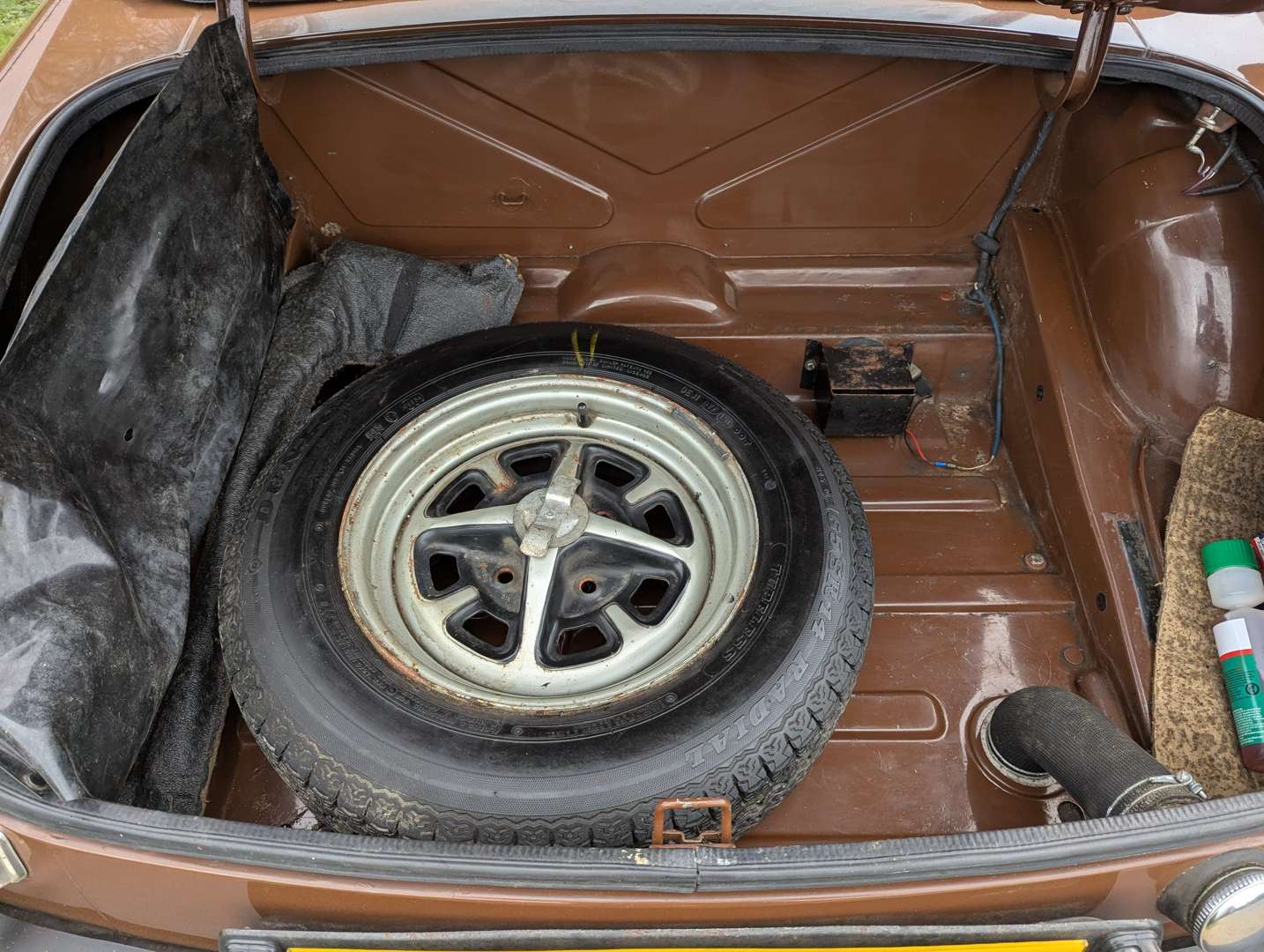 <p>1980 MG B ROADSTER</p>