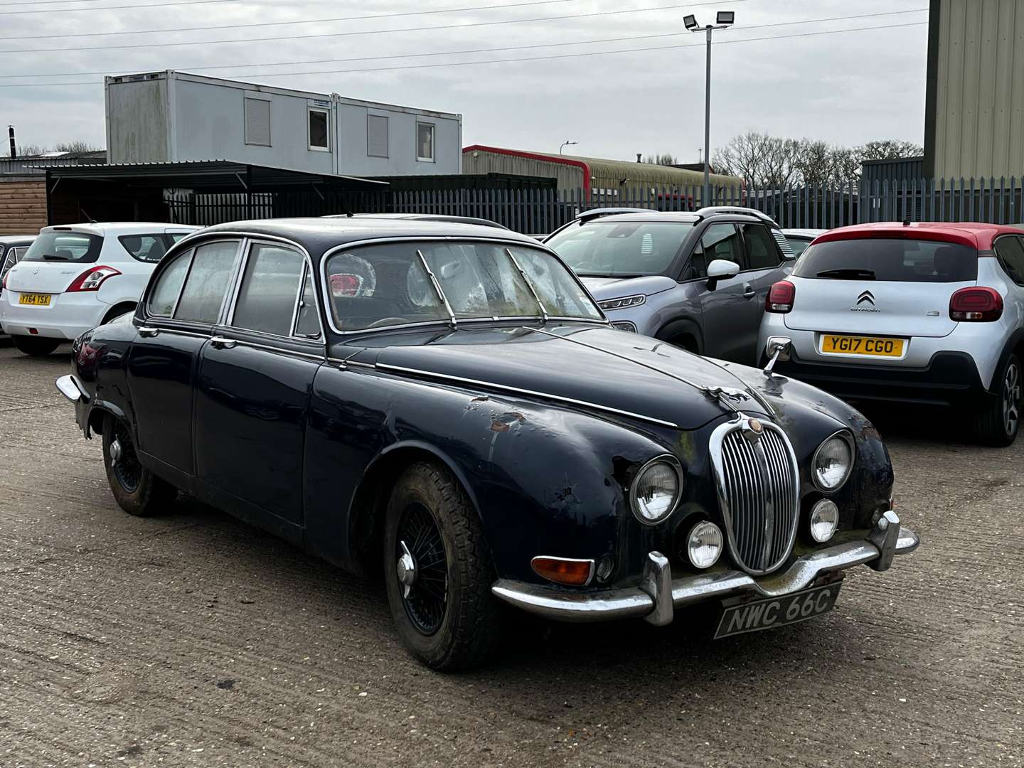 <p>1965 JAGUAR 3.8 S-TYPE</p>
