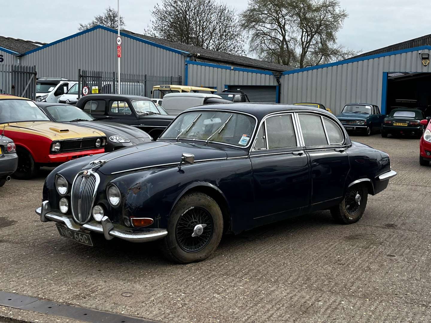 <p>1965 JAGUAR 3.8 S-TYPE</p>