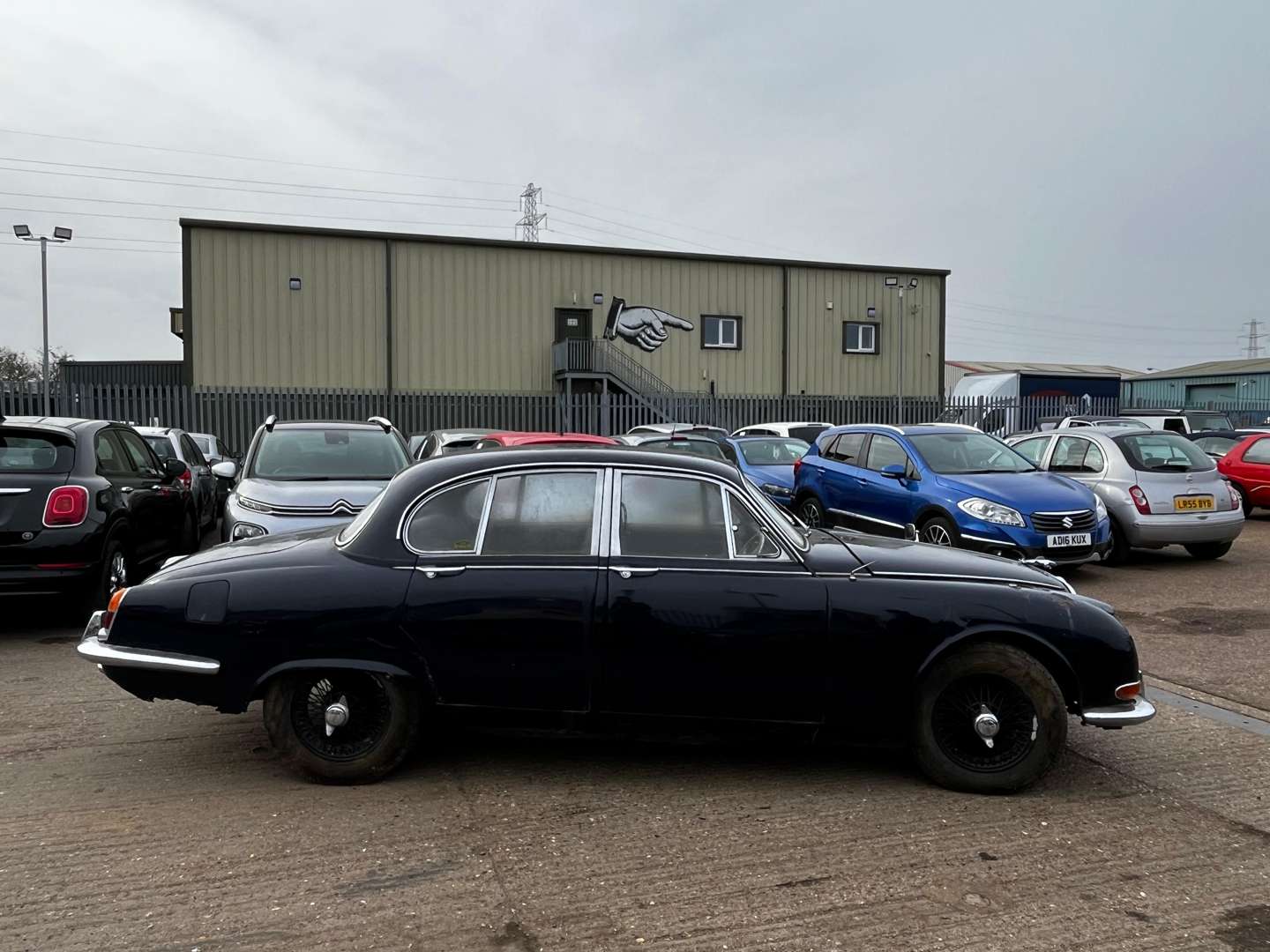 <p>1965 JAGUAR 3.8 S-TYPE</p>