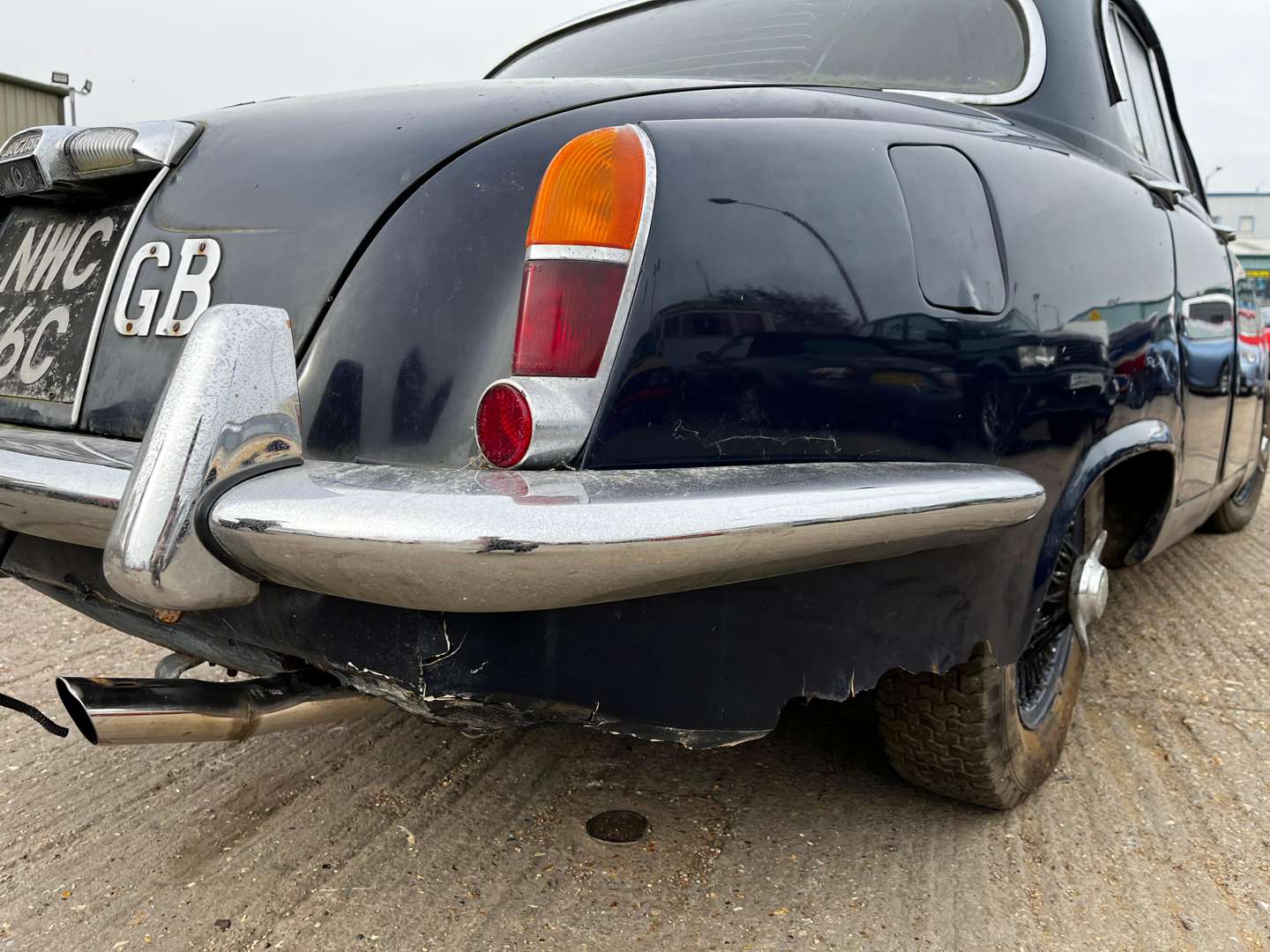 <p>1965 JAGUAR 3.8 S-TYPE</p>