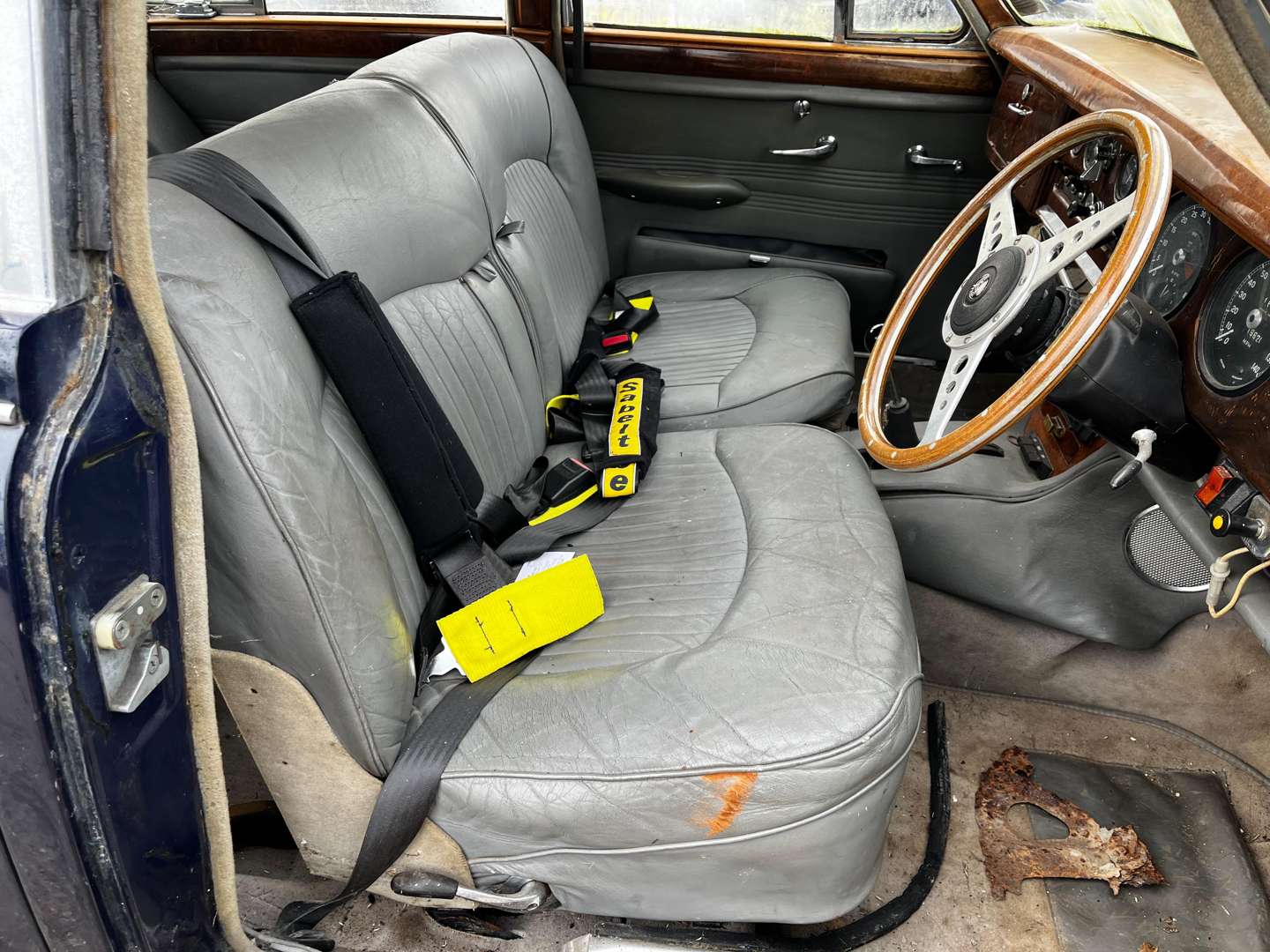 <p>1965 JAGUAR 3.8 S-TYPE</p>