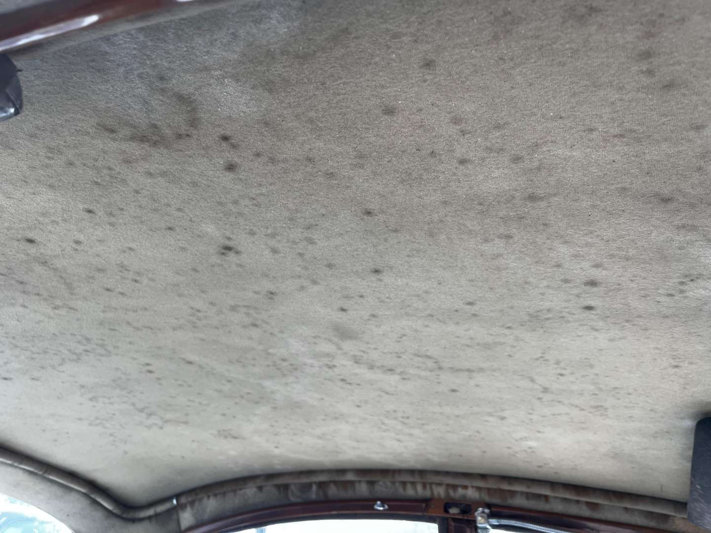 <p>1965 JAGUAR 3.8 S-TYPE</p>