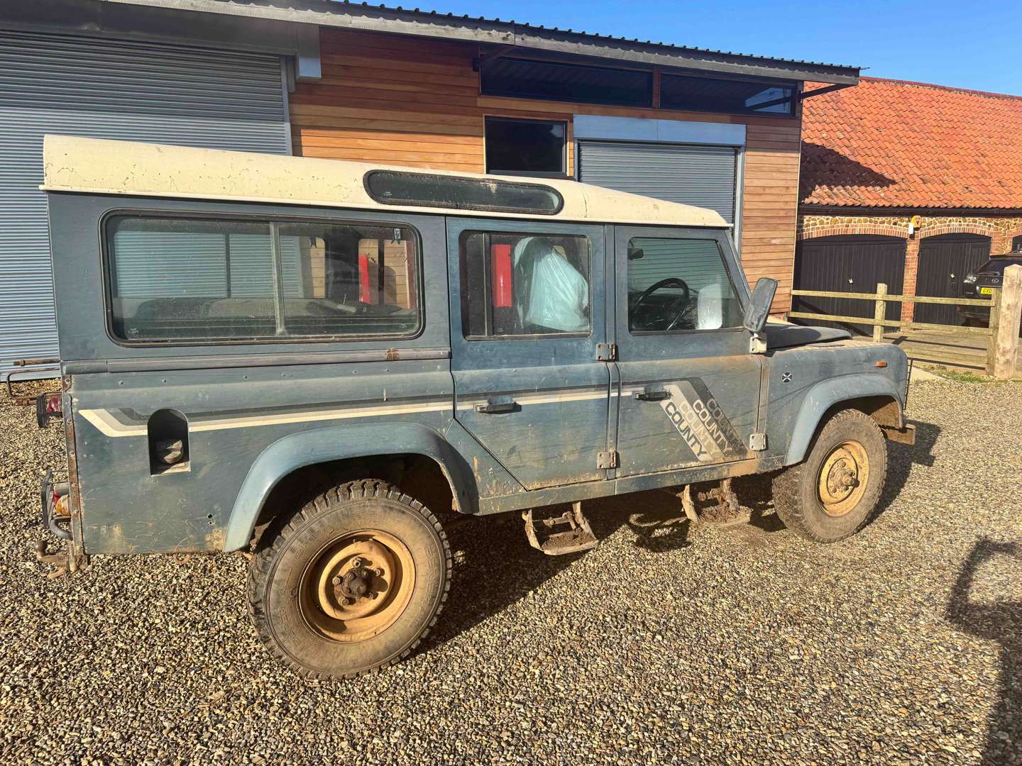 <p>1989 LAND ROVER 110 4C COUNTRY D TURBO</p>