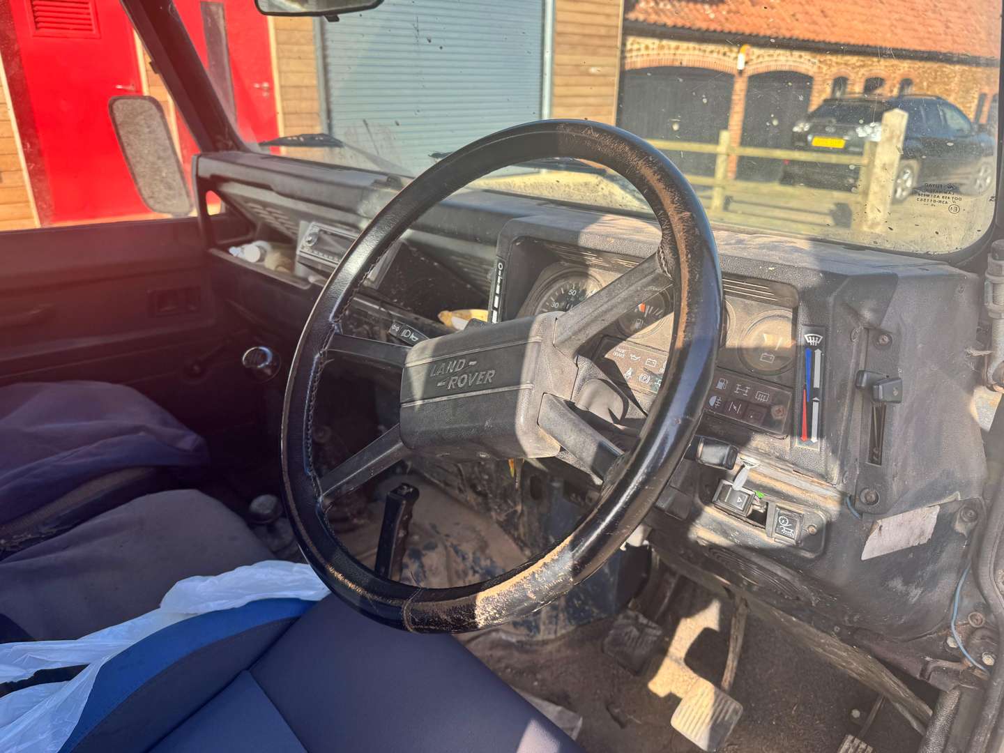 <p>1989 LAND ROVER 110 4C COUNTRY D TURBO</p>