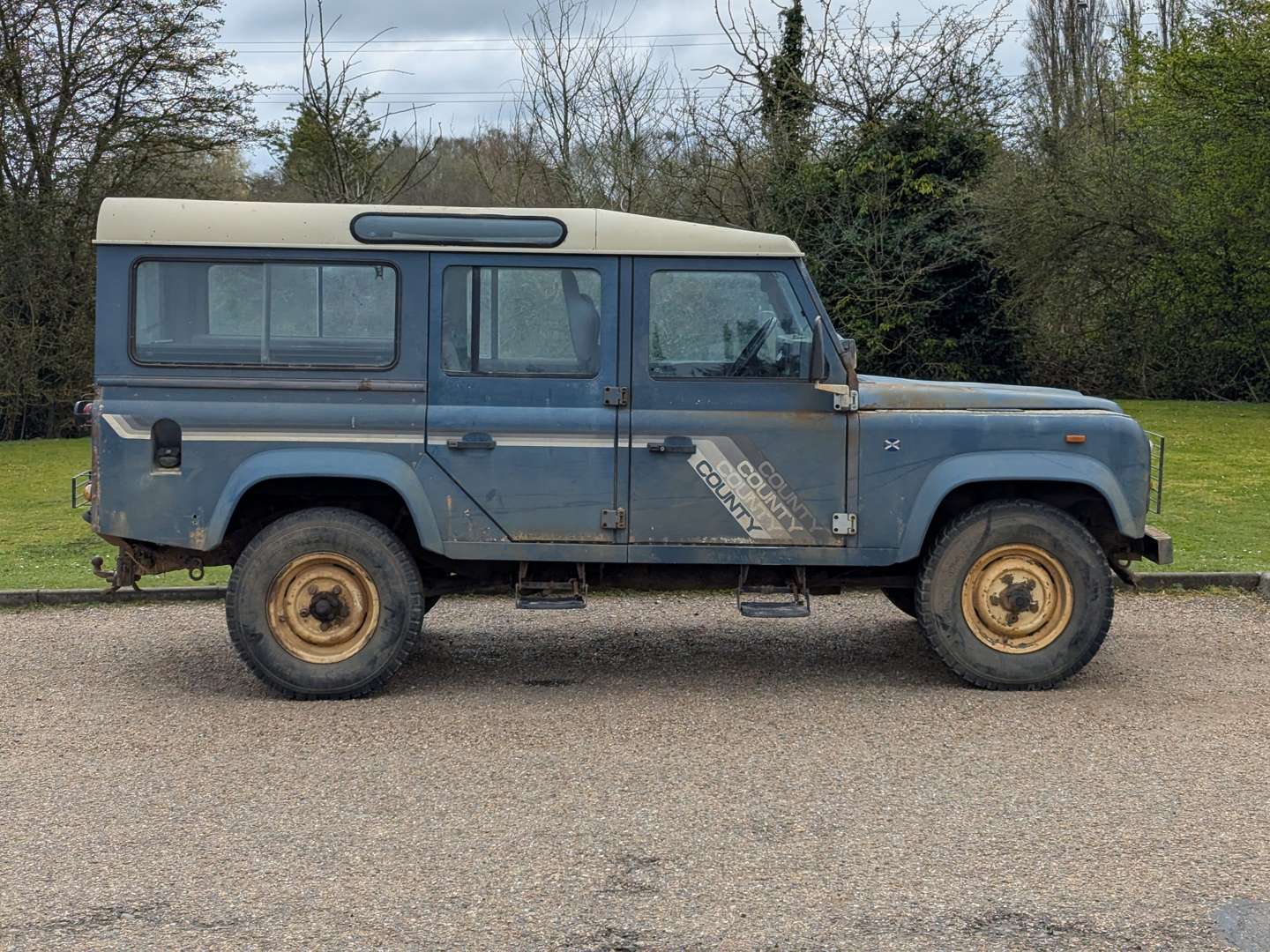 <p>1989 LAND ROVER ONE TEN COUNTY D TURBO</p>