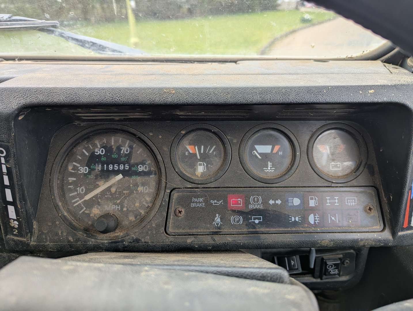 <p>1989 LAND ROVER ONE TEN COUNTY D TURBO</p>