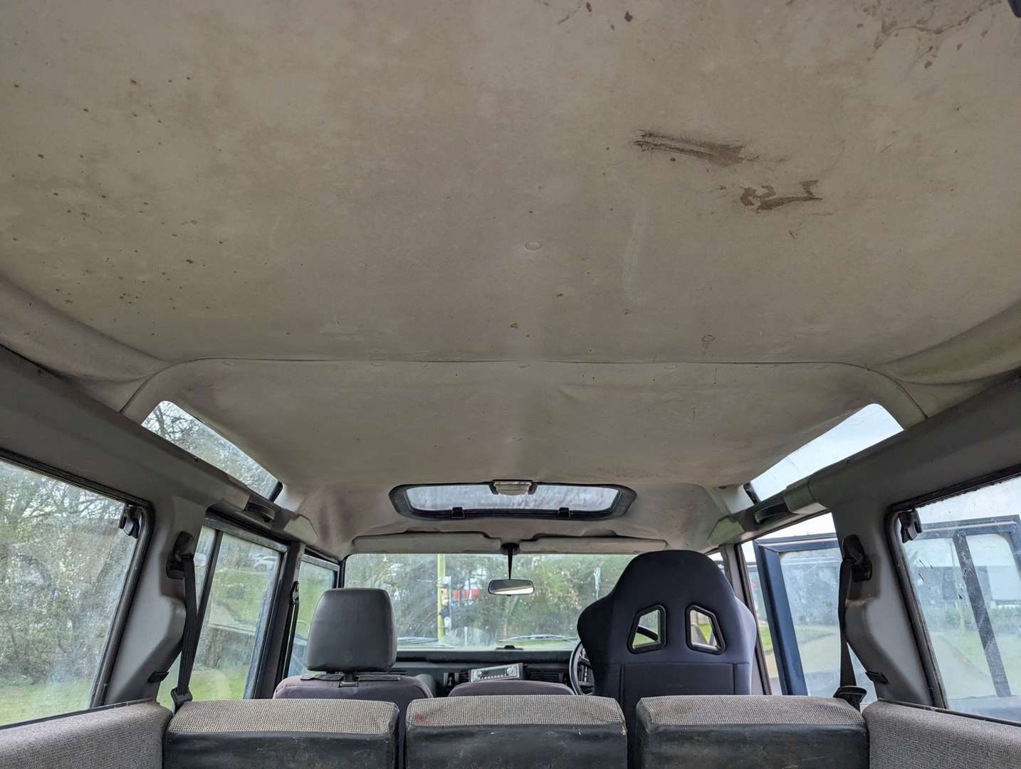 <p>1989 LAND ROVER ONE TEN COUNTY D TURBO</p>