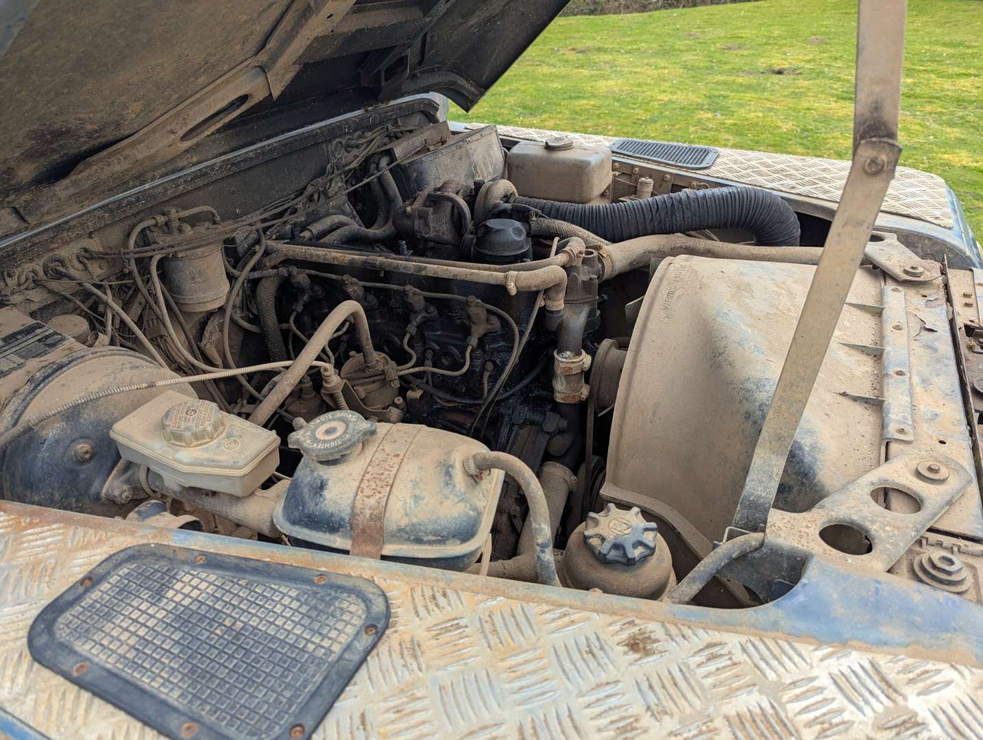 <p>1989 LAND ROVER ONE TEN COUNTY D TURBO</p>