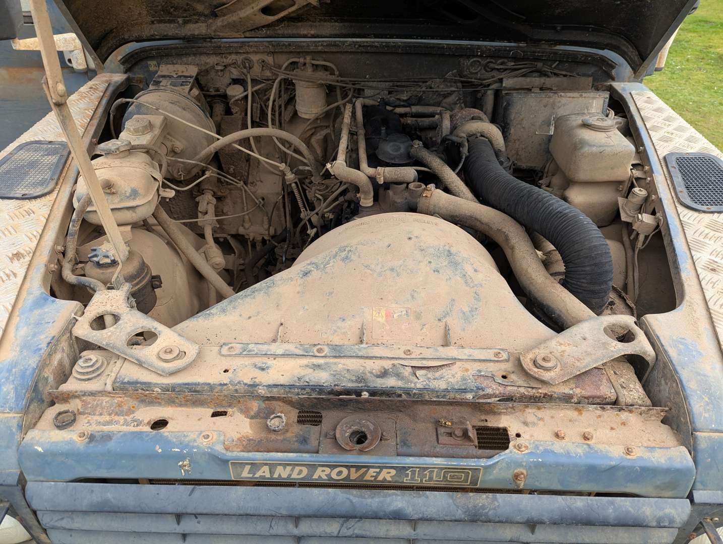 <p>1989 LAND ROVER ONE TEN COUNTY D TURBO</p>