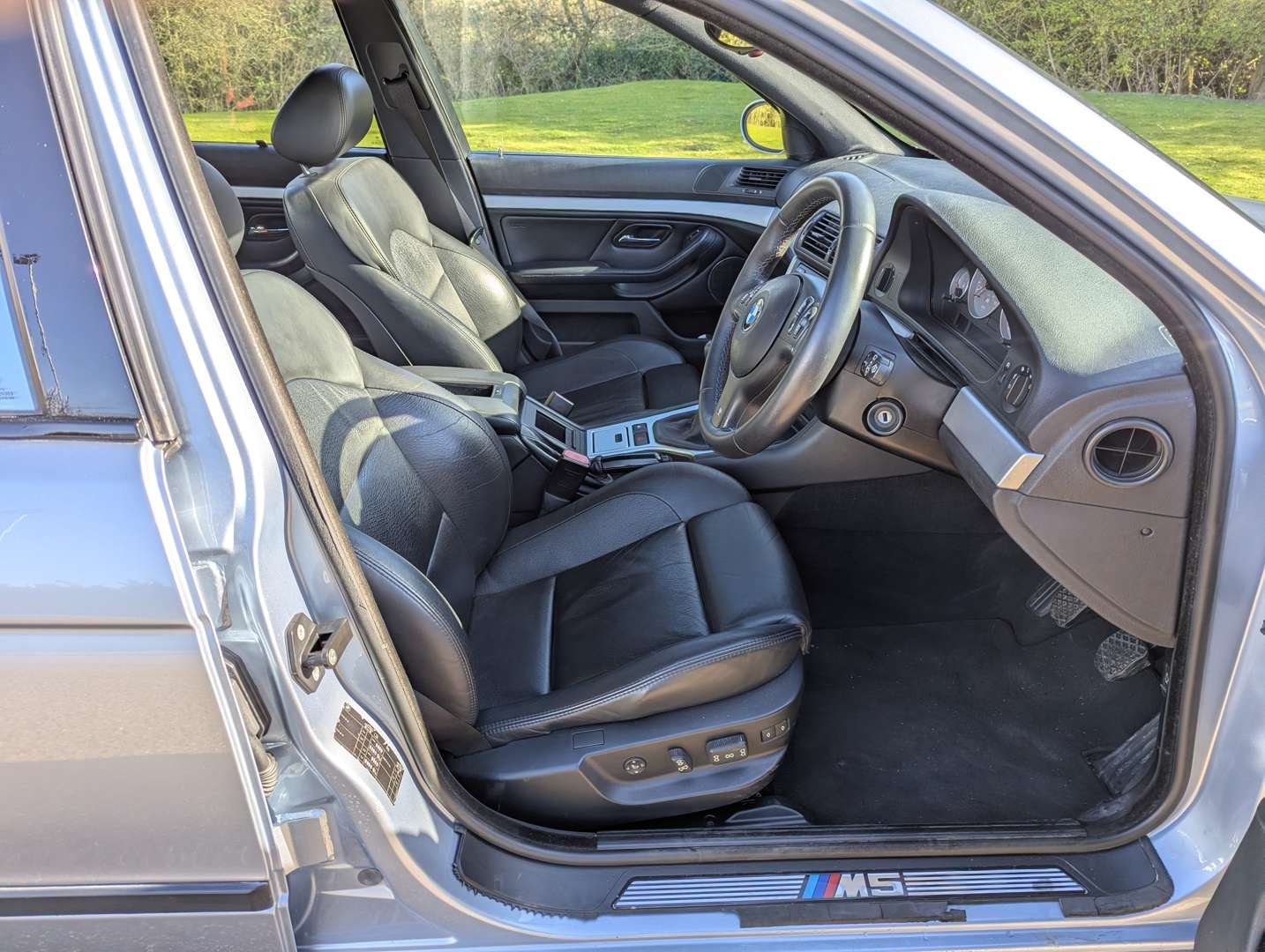 <p>2001 BMW M5 E39</p>