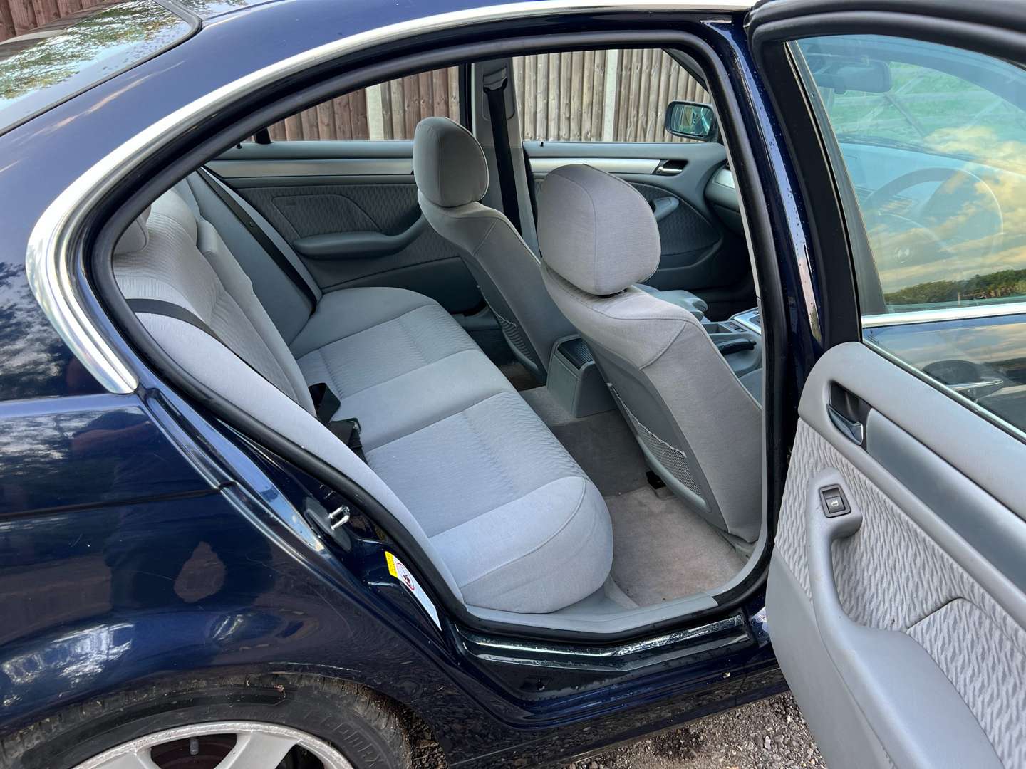 <p>2000 BMW 328I SE E46 AUTO</p>