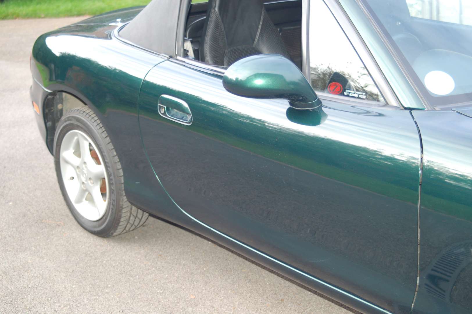 <p>2001 MAZDA MX-5</p>