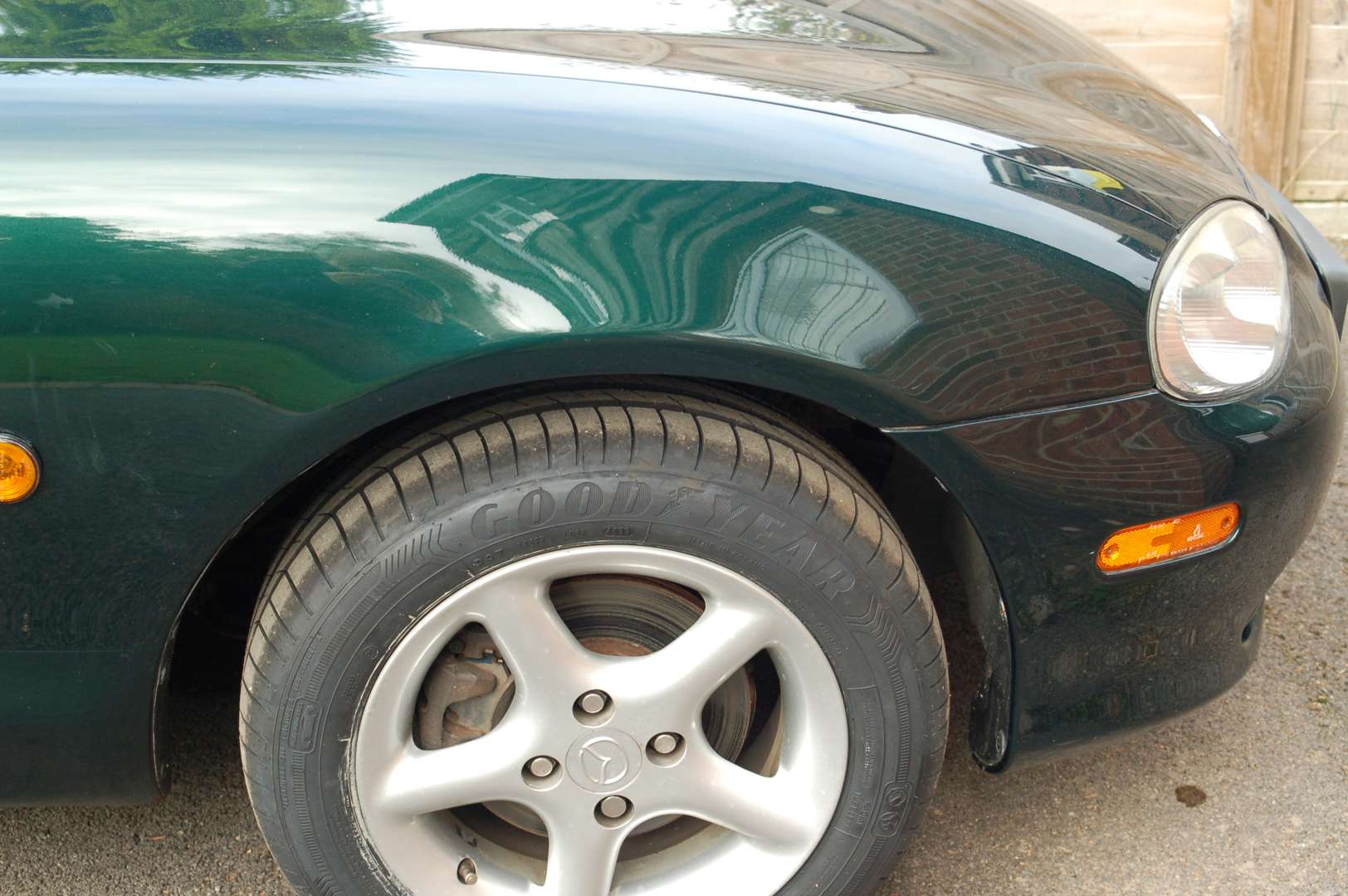 <p>2001 MAZDA MX-5</p>