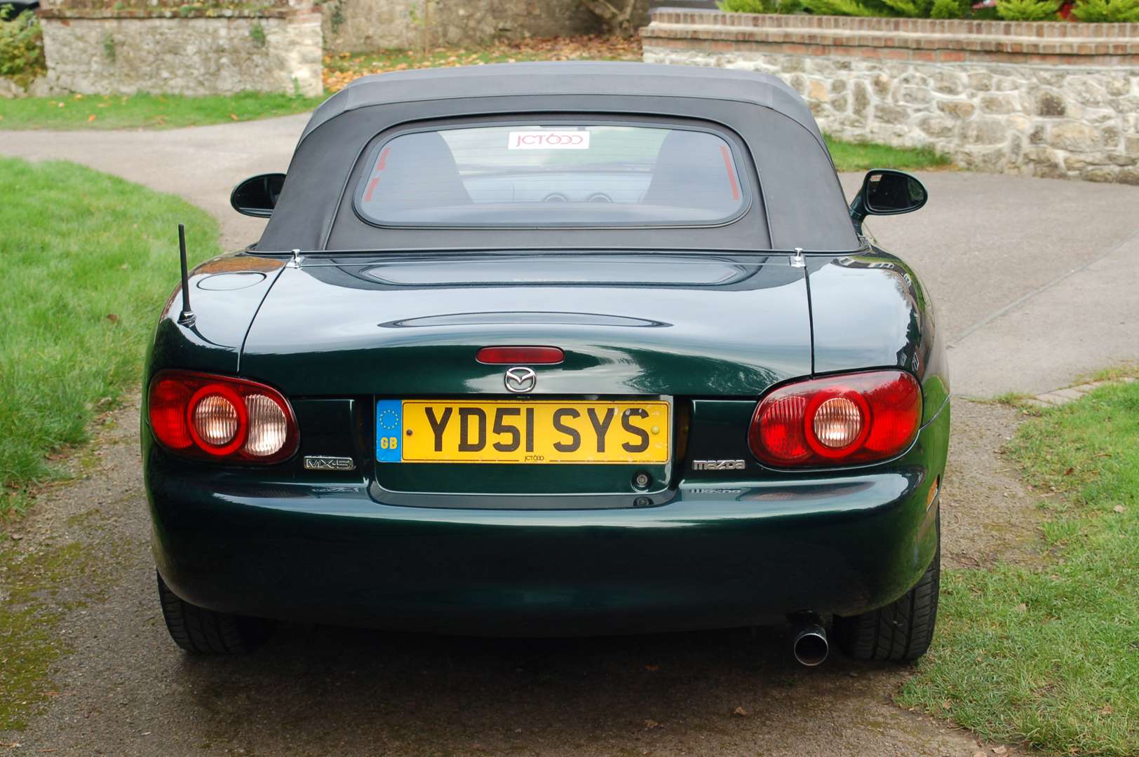 <p>2001 MAZDA MX-5</p>