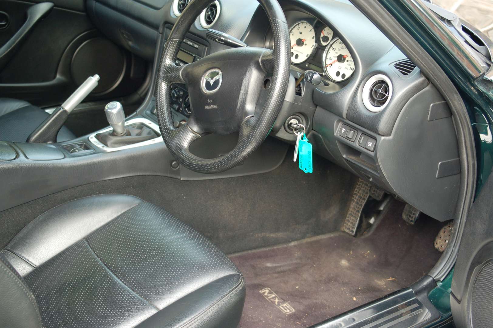 <p>2001 MAZDA MX-5</p>