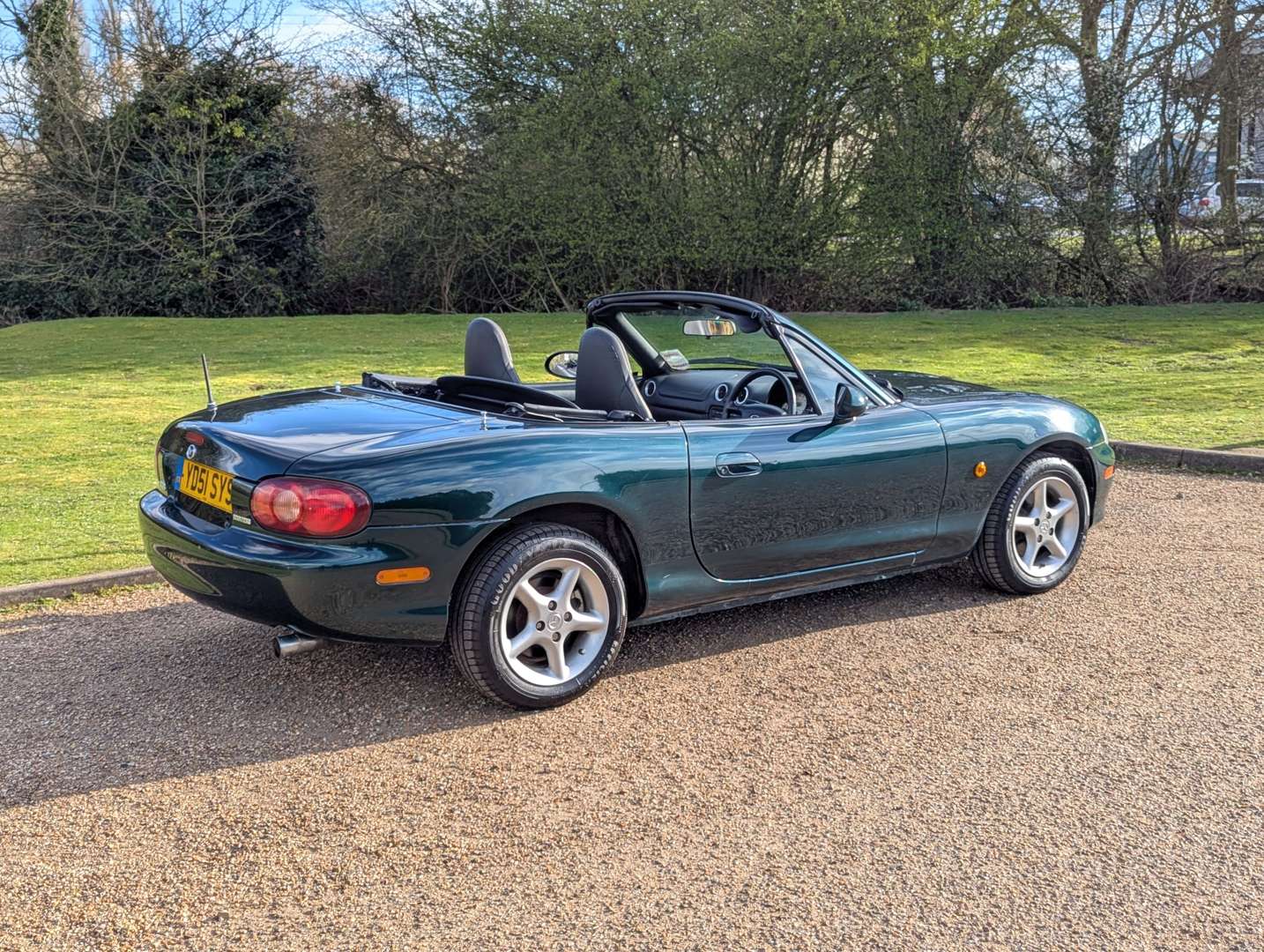 <p>2001 MAZDA MX-5</p>