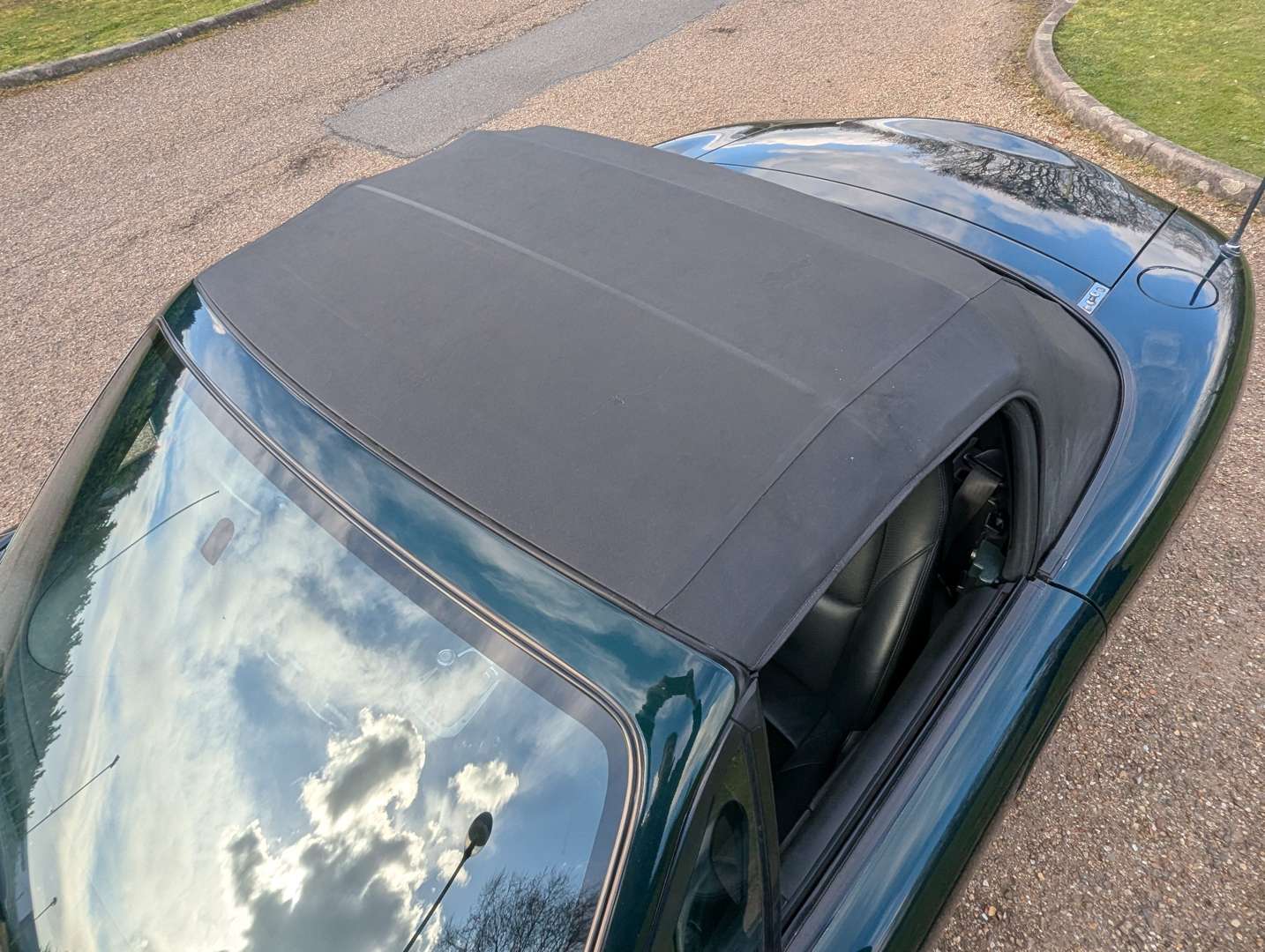 <p>2001 MAZDA MX-5</p>