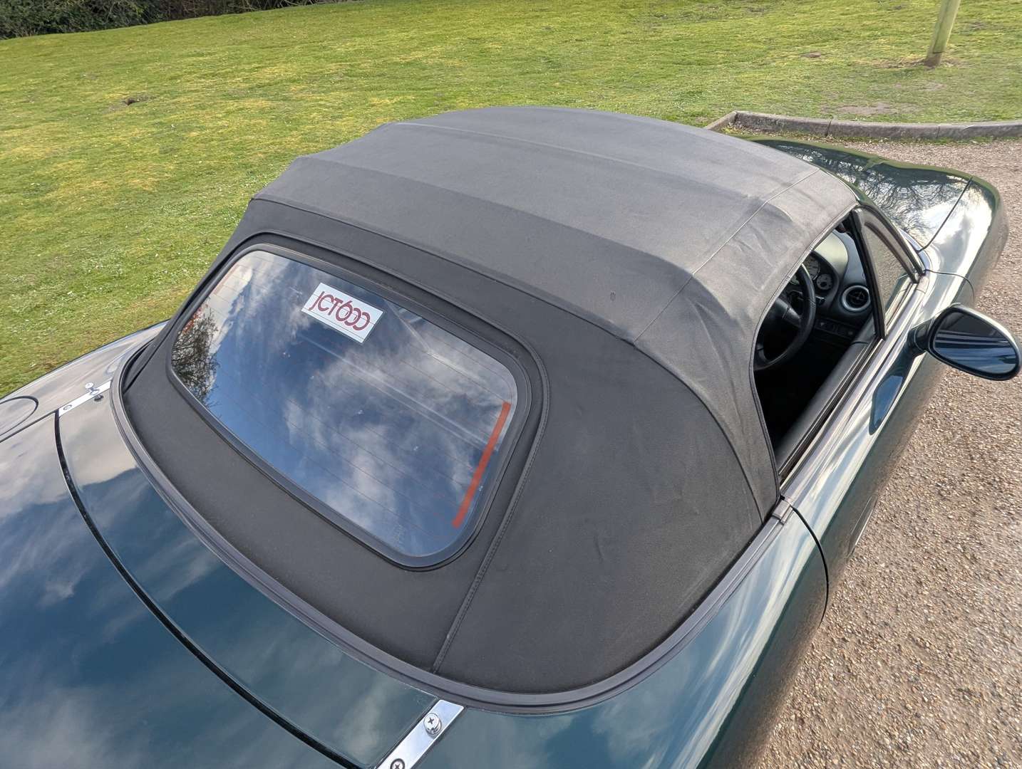 <p>2001 MAZDA MX-5</p>