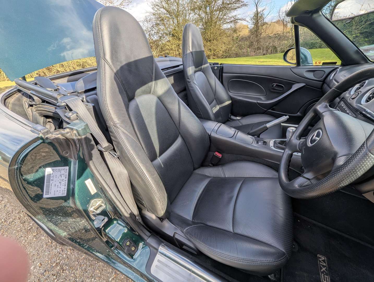 <p>2001 MAZDA MX-5</p>