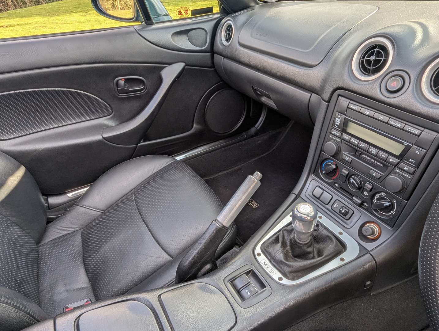 <p>2001 MAZDA MX-5</p>