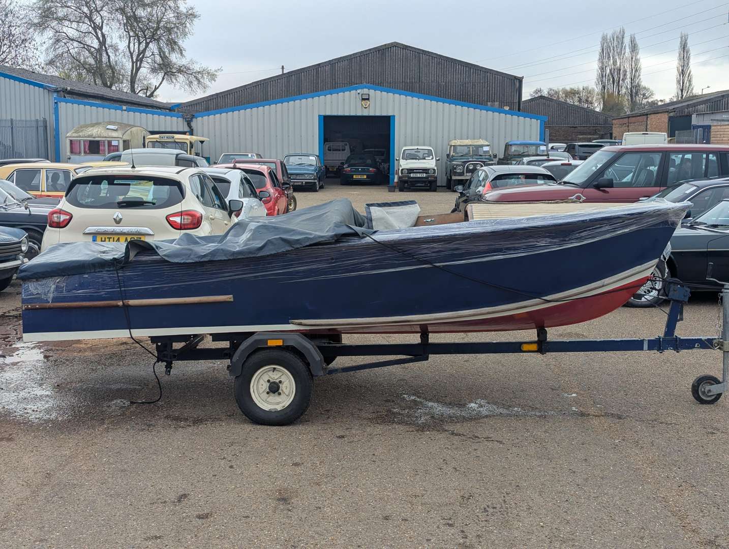 <p>1957 HEALEY 55 BOAT</p>