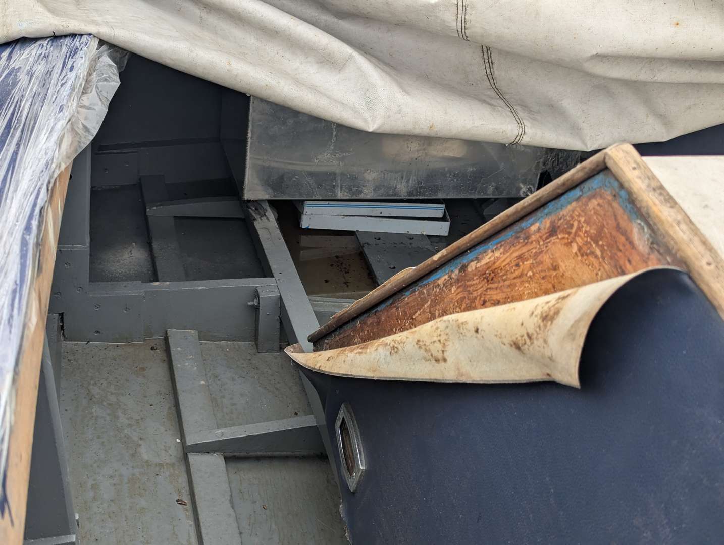 <p>1957 HEALEY 55 BOAT</p>