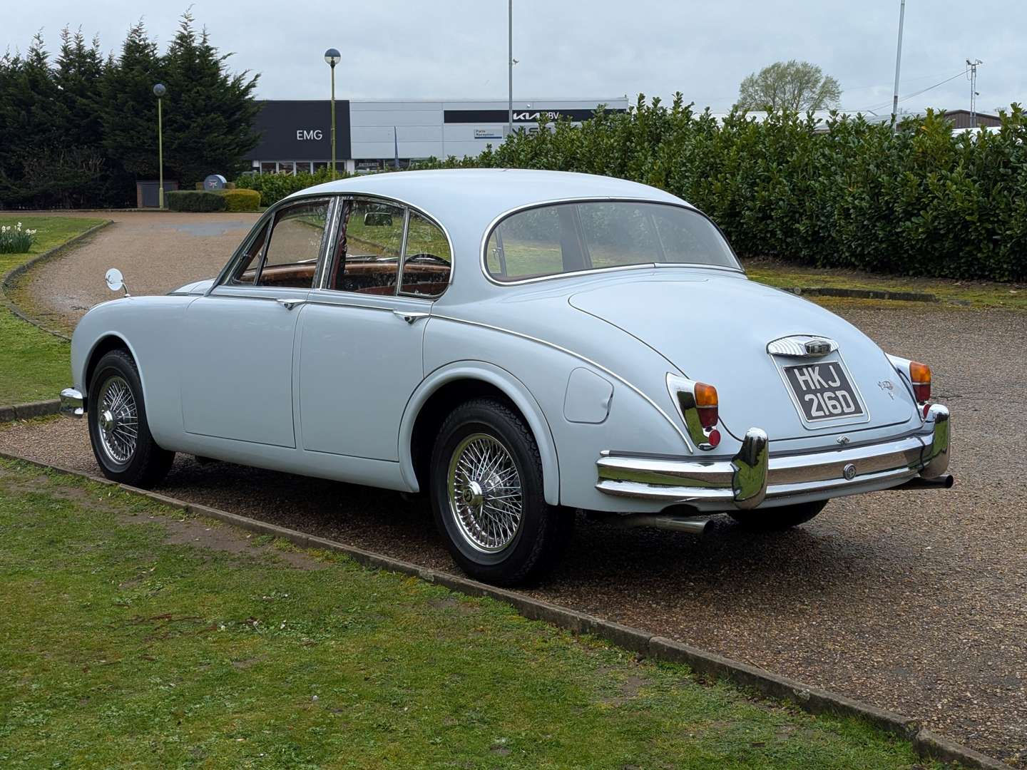 <p>1966 Daimler V8 250</p>