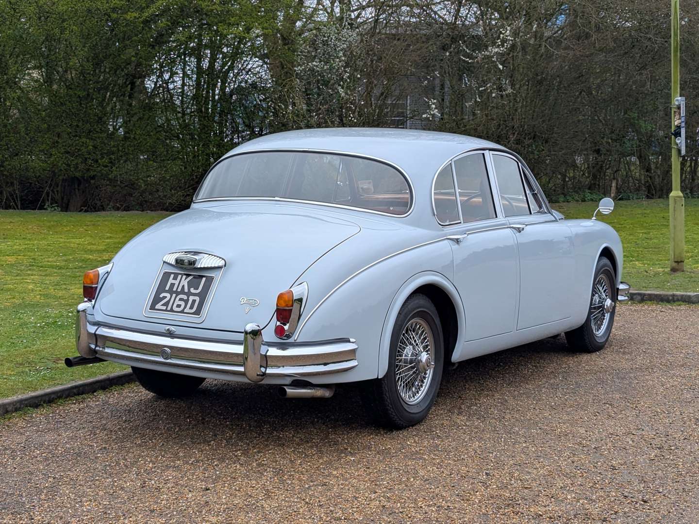 <p>1966 Daimler V8 250</p>