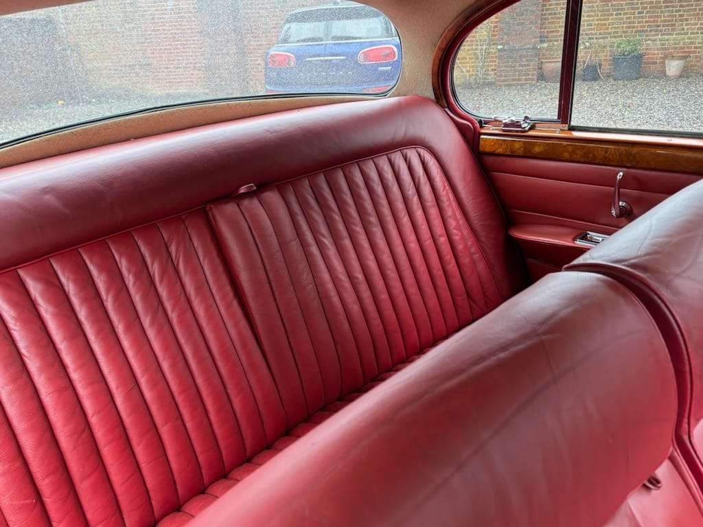 <p>1966 Daimler V8 250</p>