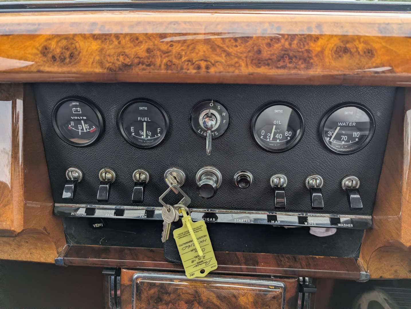 <p>1966 Daimler V8 250</p>