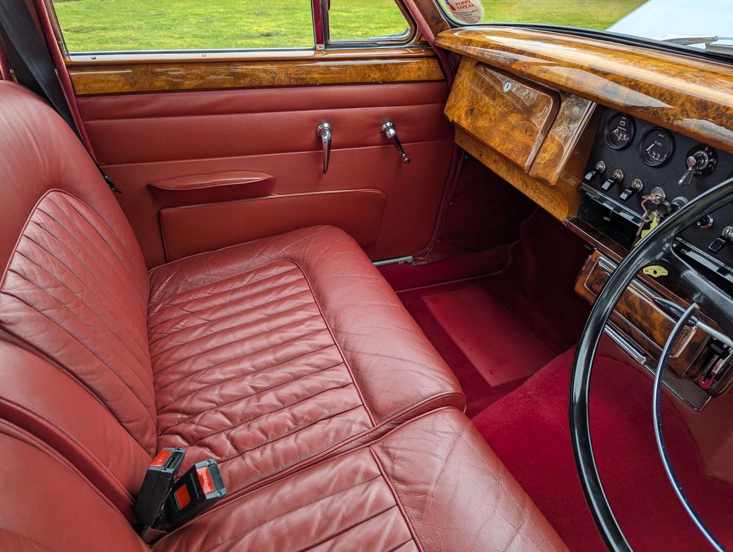 <p>1966 Daimler V8 250</p>