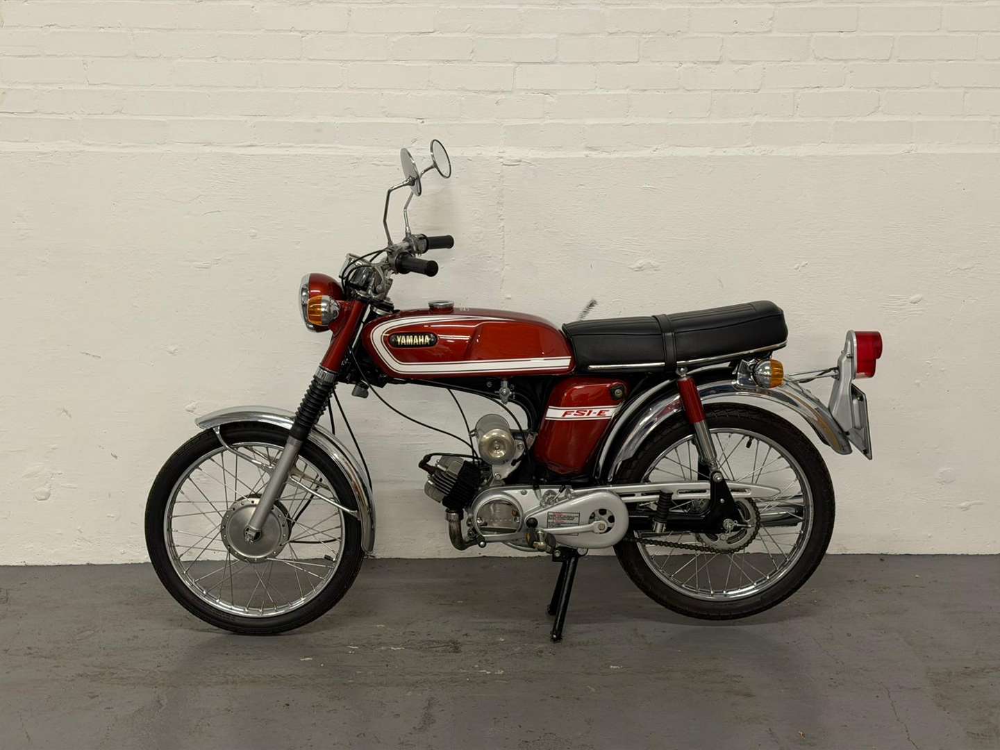<p>1976 YAMAHA FS1E</p>