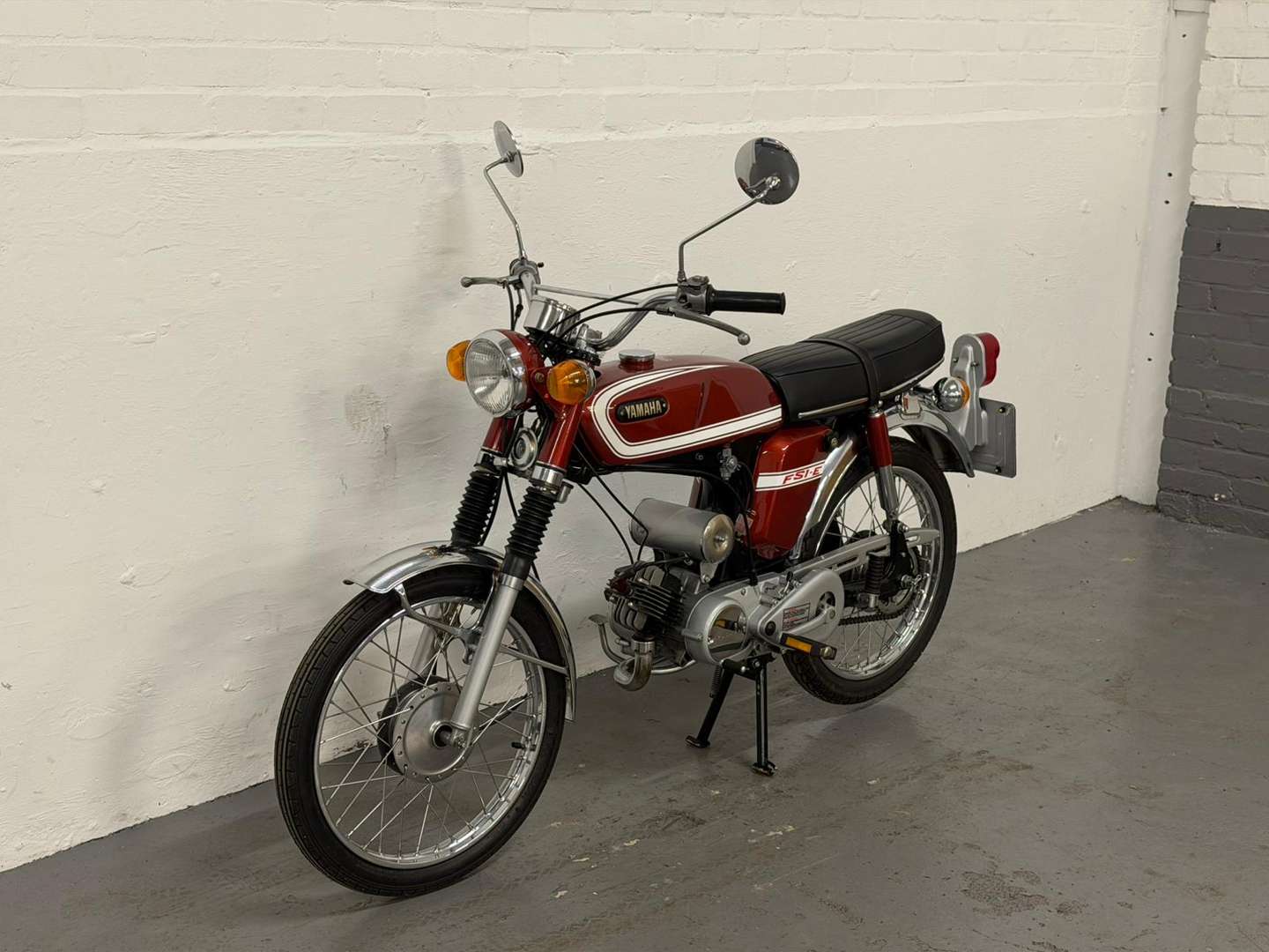 <p>1976 YAMAHA FS1E</p>