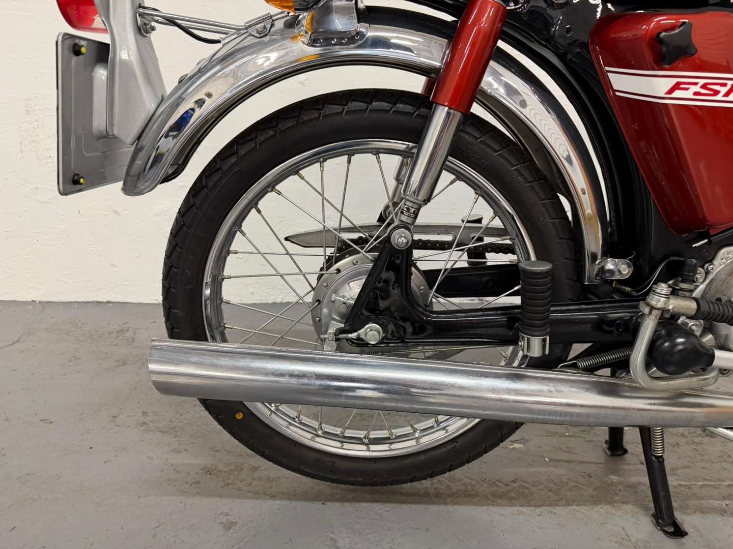 <p>1976 YAMAHA FS1E</p>