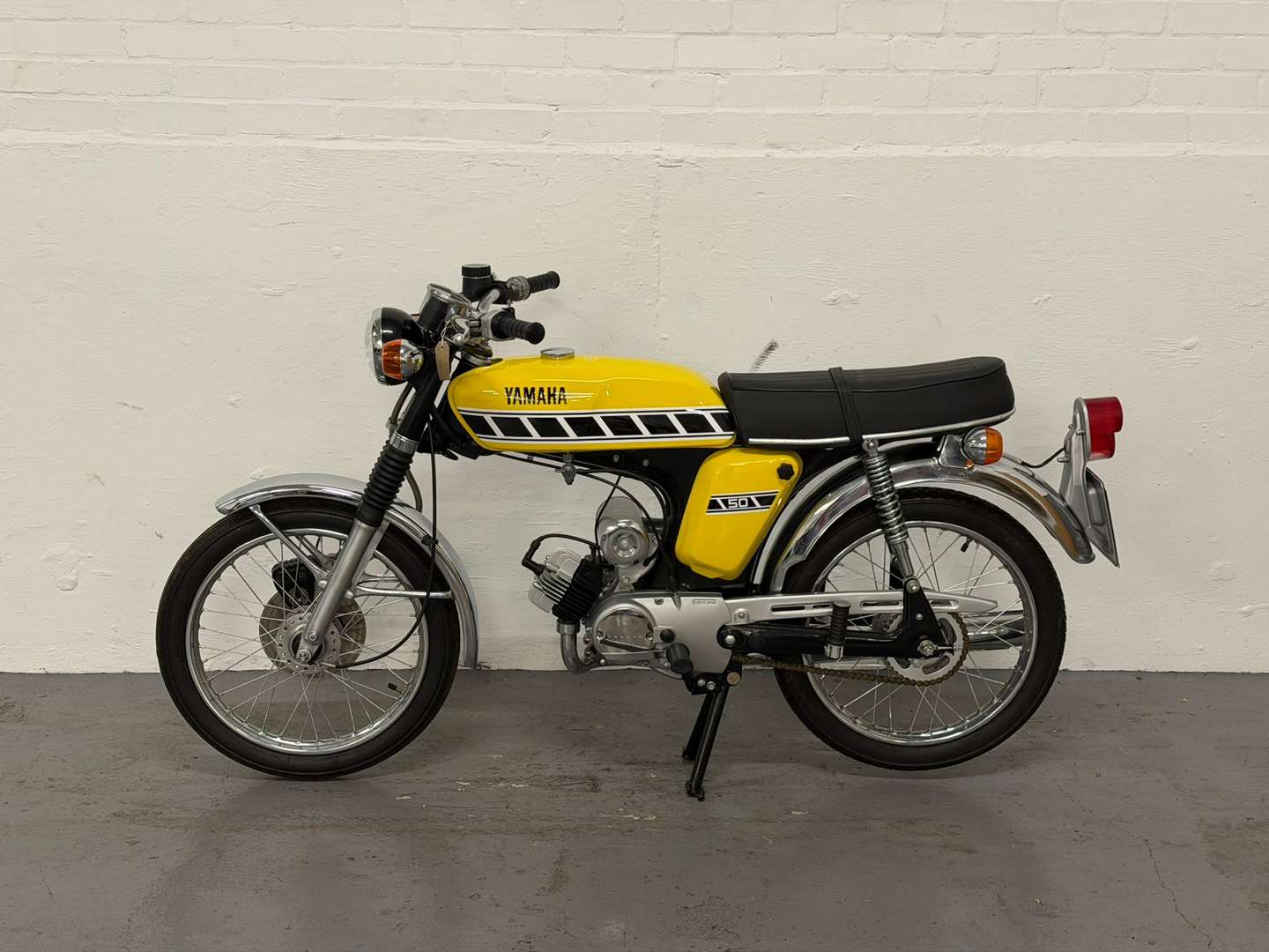 <p>1975 YAMAHA FS1E</p>