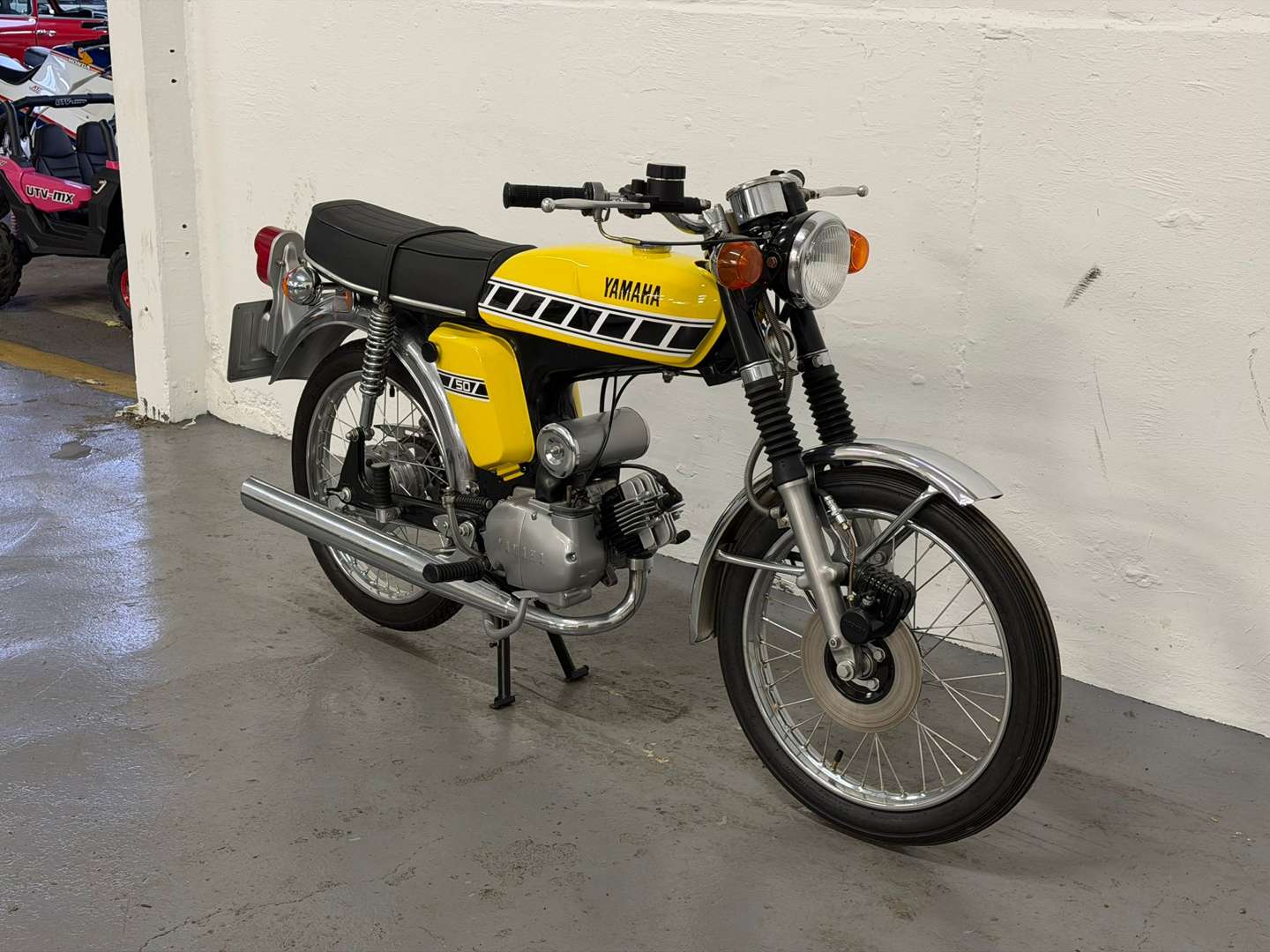 <p>1975 YAMAHA FS1E</p>