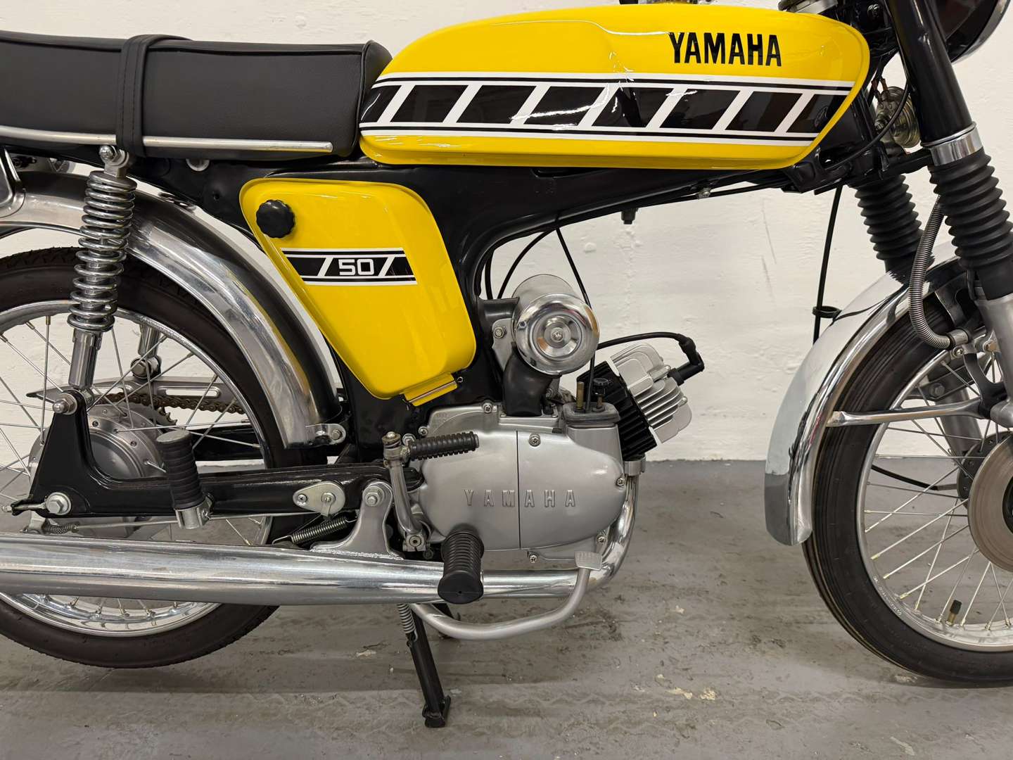 <p>1975 YAMAHA FS1E</p>