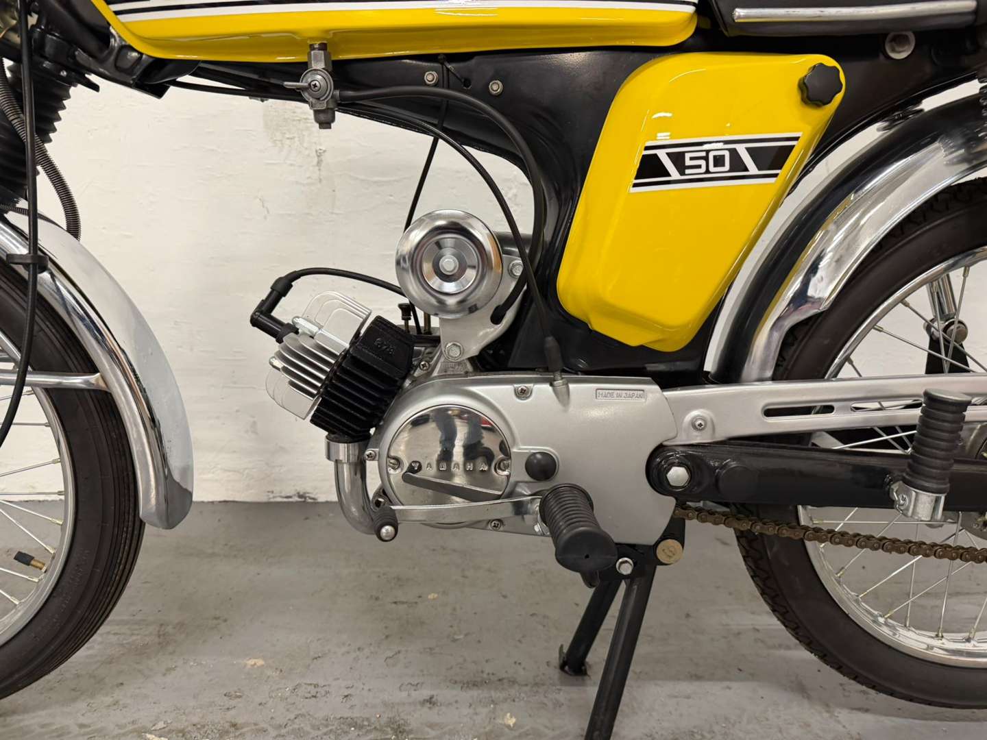 <p>1975 YAMAHA FS1E</p>