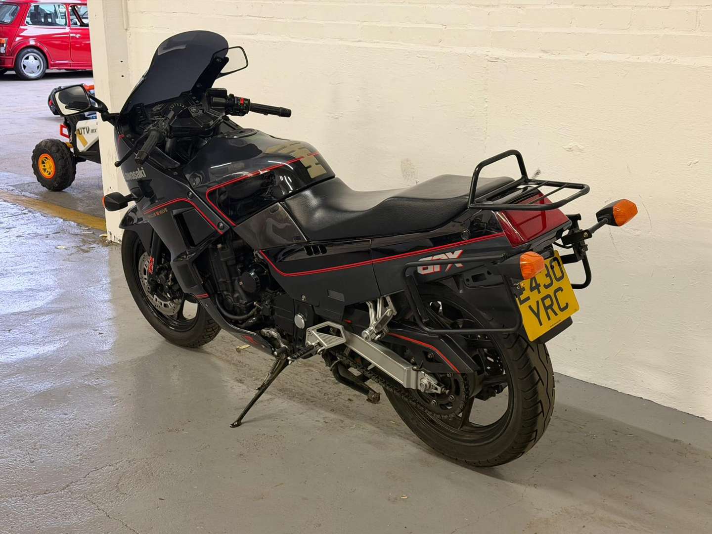 <p>1987 KAWASAKI GPX 750R</p>