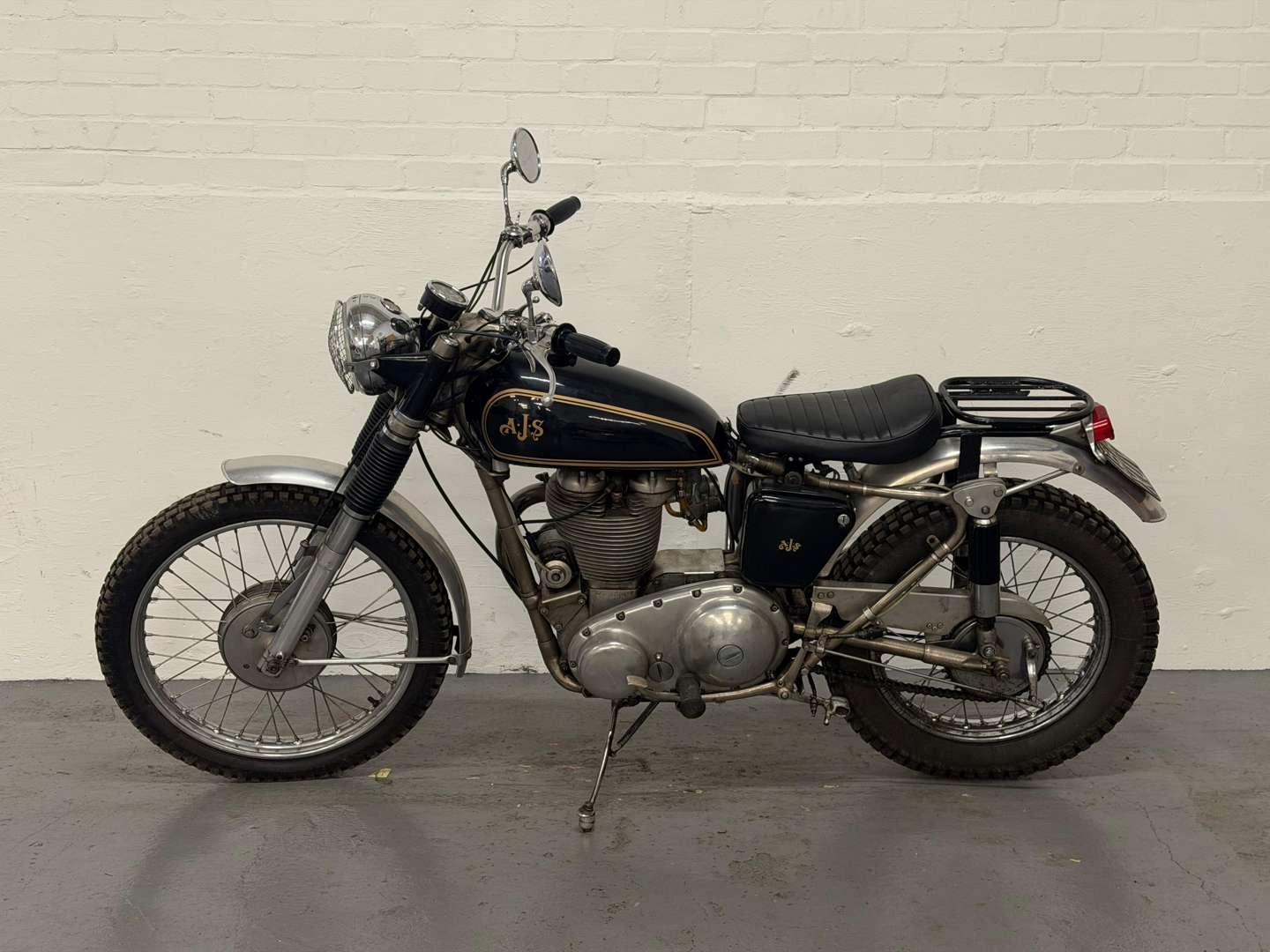 <p>1956 AJS CS 500</p>